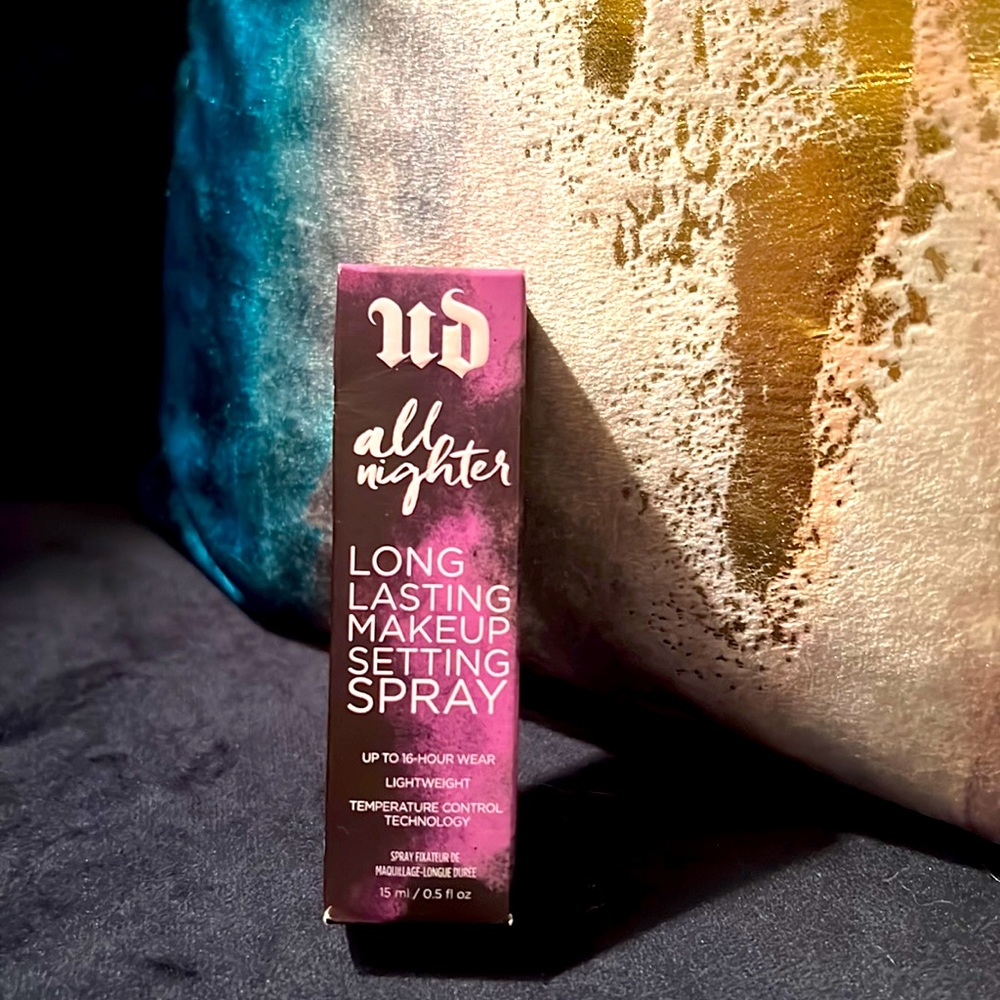 Urban Decay All Nighter Long Lasting Makeup Setting Spray w/ free gift!